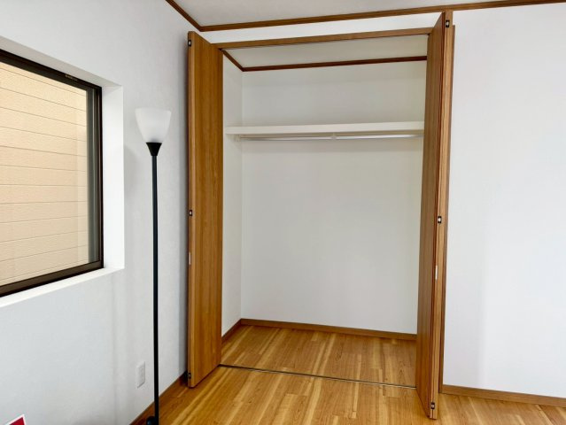 LDKにも大きな収納付き♪