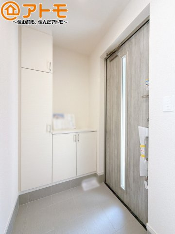 玄関は収納付きで使い勝手良好♪見た目もすっきり♪