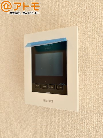 TVモニター付きインターホンは訪問者を確認することができて、防犯性に優れています♪