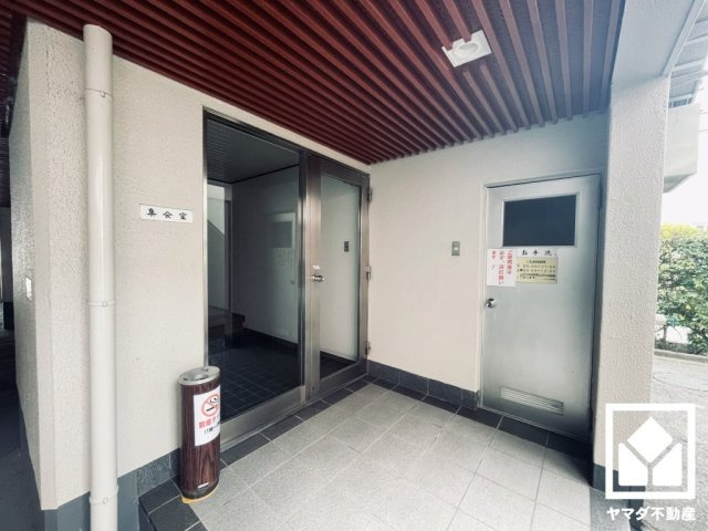 閑静な住宅街にあり、静かな環境で落ち着いた生活をお送りいただけます。