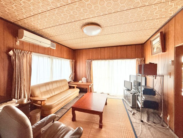 2面採光のため、明るい空間になっています！　　