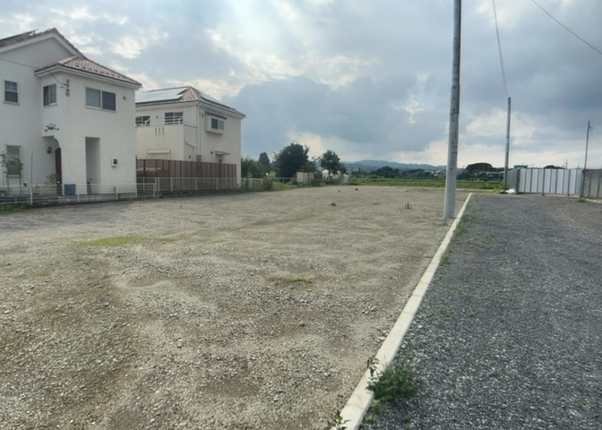 人が暮らすうえで日光は大切な要素となります。日当たりの良さは譲れないポイントですね。併せて近くに大きな建築物の建築予定がないか、あるいはそれが可能な土地が近くにないか事前に確認することもお勧めします。