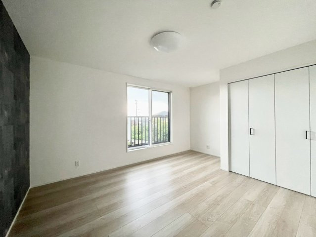 日当たり風通しともに良好！明るく朝を迎えられるつくりになっています♪