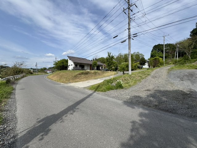 町道に接続しております。