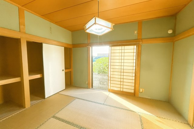 落ち着いた雰囲気の和室付きです