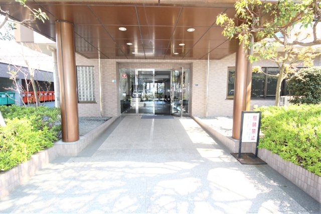 ～管理形態は全部委託式　キレイにメンテナンスされているマンションです～