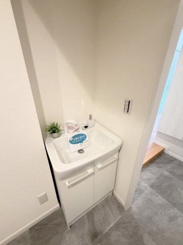 玄関土間収納に洗面台付！帰ってすぐ手洗いが出来ます