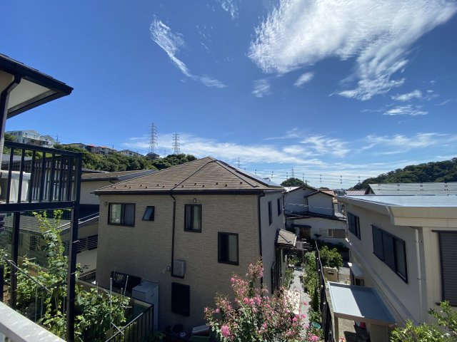 南側が一段下がっているので日当たり良好です。