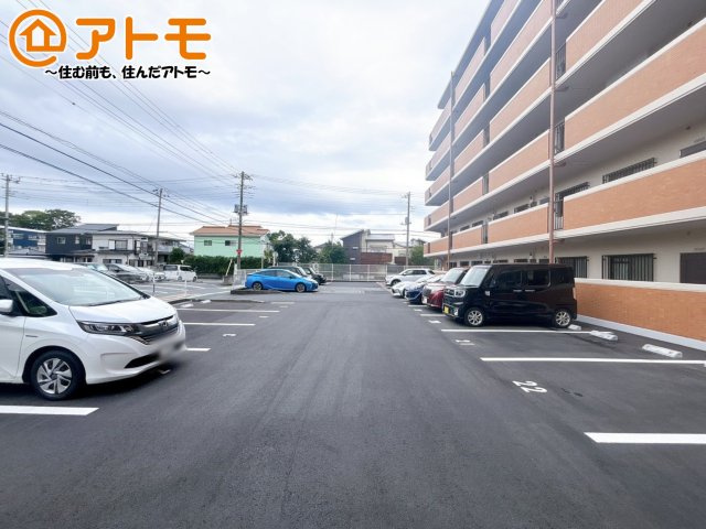 ゆったりスペースで、駐車も楽ちん♪
