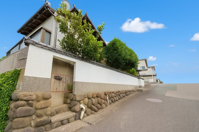 前面道路含む現地写真です