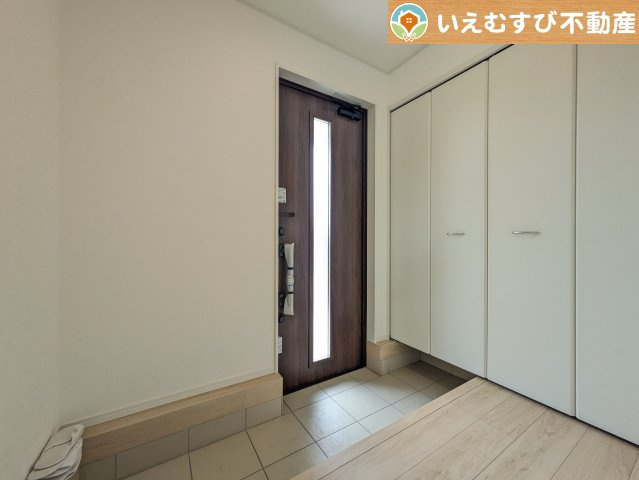 大容量シューズクローゼット　たっぷりの玄関収納が付いているので家族みんなの靴がしっかり片付きます♪