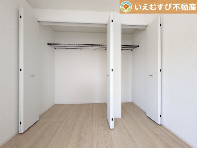 大容量の収納スペースで住空間もスッキリ広々　収納がたっぷり付いていれば、お部屋がすっきり保てて気持ちが良いですね♪