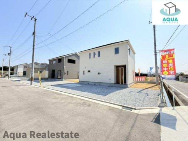 前面道路含む現地写真です