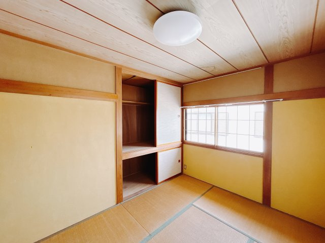 ■2階和室｜和室でしか味わえない畳ならではの香りや素材で和のやすらぎを感じてください♪休日はお子様とお昼寝するのにも最適です！