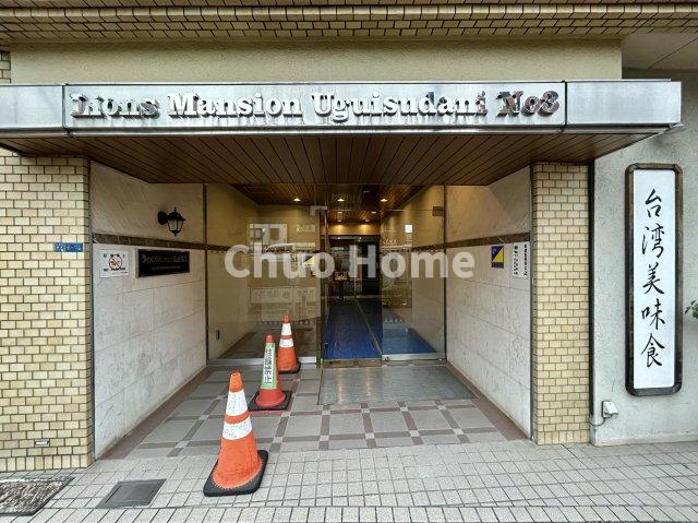 【エントランス】マンションのエントランスは、その物件の印象を決める、顔とも言える場所です。毎日通る場所ですからきれいなのが一番です。