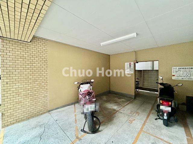 【バイク置場】最新の空き状況や費用などの詳細は担当スタッフまでお問い合わせください。