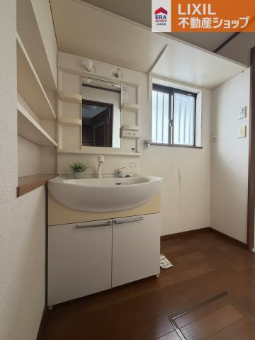 使いやすい独立洗面台です
