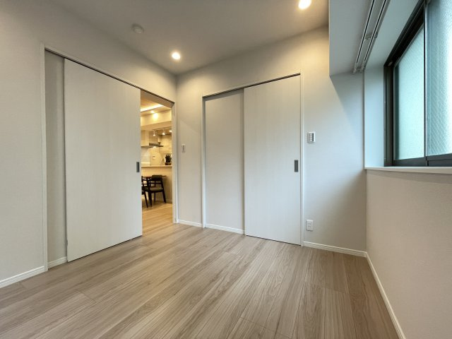 シンプルな洋室は、幅広い用途でお使いいただけます。　