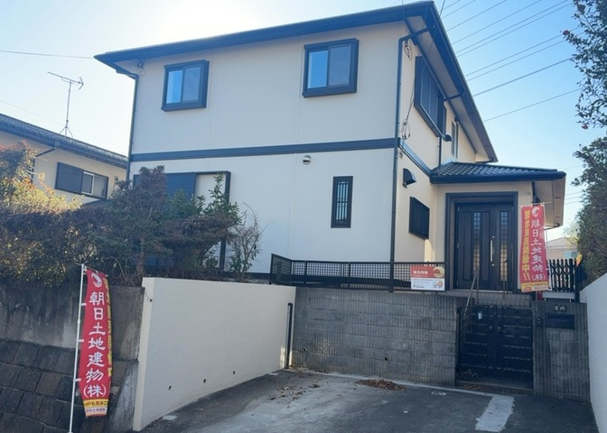 お持ちの車種によっては前面道路が広い方が便利でしょう。しかし、前面道路が広ければその分交通量が多くなるため、騒音などが気になる場合があります。実際に現地を見学し、周辺交通量や騒音などを確認しましょう！