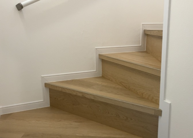 限られた敷地面積の場合、収納スペースを狭くして居室スペースを広く取ろうとすると、収納スペースがなくて困ることがあります。見学の際に各部屋に収納スペースがあるか、収納を置く場所はあるのか確認しましょう。