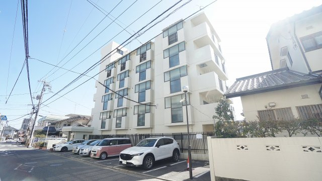 2025年10月にリノベーション完了　水回り、建具、クロス、フローリングを新規更新、交換済み3ＬＤＫマンション
