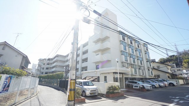 2025年10月にリノベーション完了　水回り、建具、クロス、フローリングを新規更新、交換済み3ＬＤＫマンション