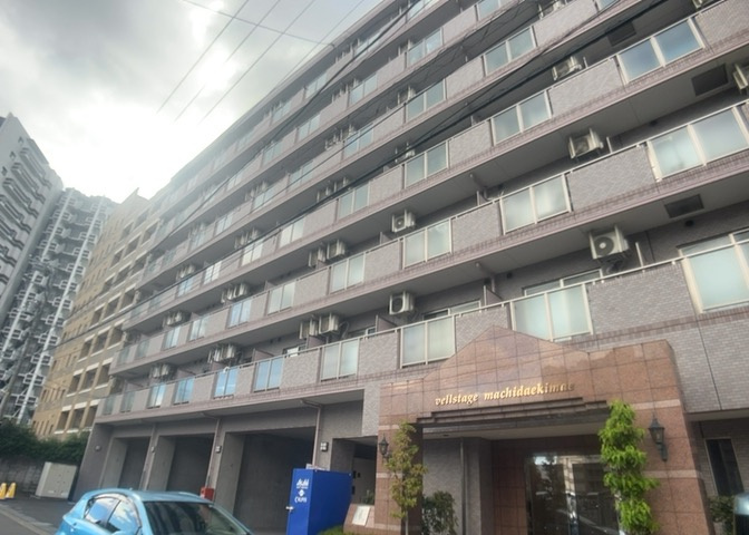 外観はマンション管理がされているかの目安になります。築年数が古いと、壁面は劣化してひび割れが生じることも！建物が古びていても細かいところが修繕されていると、きちんと管理されているなぁと感じるでしょう。