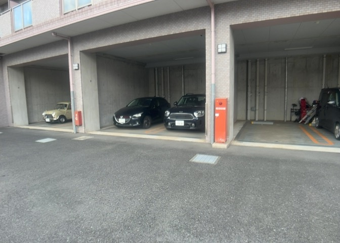 マンションの駐輪場は、事前に空きがあるか確認を取ると安心です。せっかく入居したのに駐輪スペースがない！なんてことになったら大変ですよね。そこで、内見時や購入前にはまず事前に確認しておくと良いでしょう。