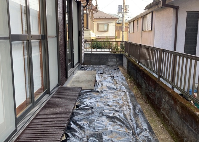 庭があることでガーデニングや家庭菜園はもちろん、こどもの遊び場やペットを放して遊ぶことができます。また、家の周囲に余裕があるということです。隣地との間があれば、十分な日当たりと、風通しが確保できます。