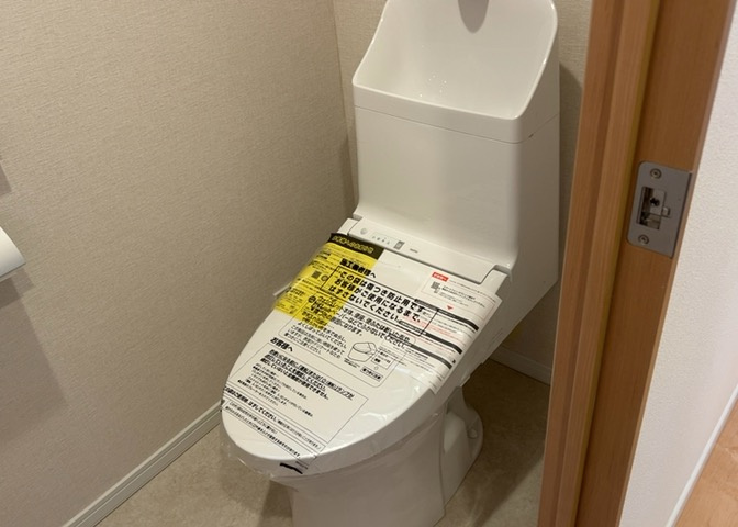 トイレは大きさや形、機能、抗菌性などが異なる多種多彩なタイプが各メーカーから出ています。それぞれに良さがあるため、事前にどういったタイプのトイレがいいのかをご家庭内で決めて、内見に行くといいでしょう。