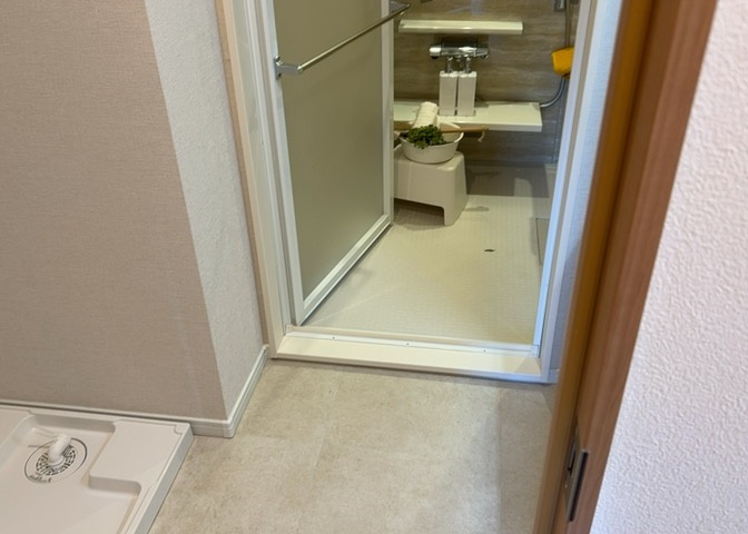 洗面脱衣所は「体を綺麗に整える場所」という目的と役割を持っています。そして便利で使い勝手のいい「体を綺麗に整える場所」にするためには、配置や動線、照明や収納計画をしっかりと検討しておく必要があります。