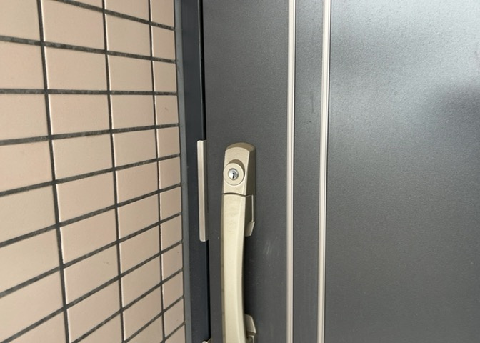 室内の防犯設備もチェックしましょう！モニター付きインターホンが設置されているか、防犯シャッターが設備されているか、ベランダに人が上がってきにくい高さかなどチェックしておくと入居後も安心できるでしょう。