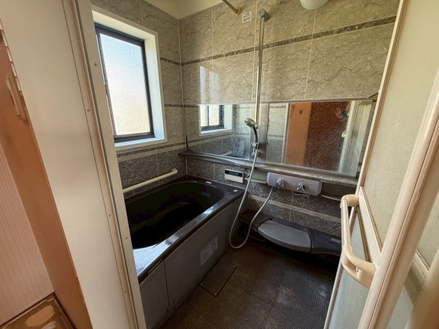 浴室・水回りがワンフロアにまとまり、家事がスムーズにこなせる間取りです。