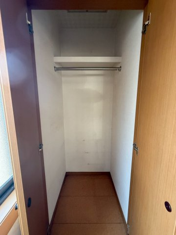 収納が豊富で、暮らしやすさに配慮した間取りです。