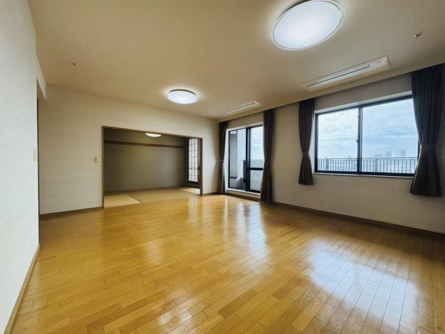 約17.7帖リビングダイニング（床暖房あり）　陽当り良好なお部屋です！
