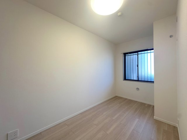 洋室5.3帖　間取り図左上の部屋