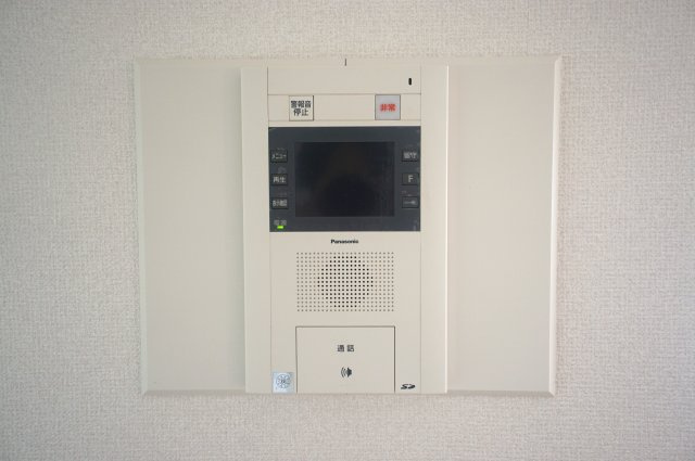 モニター付きインターホンになります♪