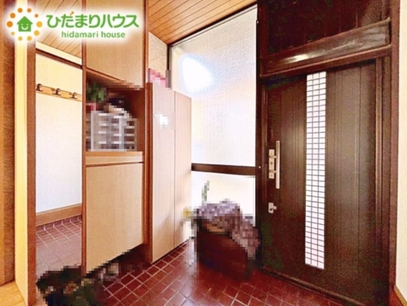 お出掛け前の身だしなみがチェックが出来る姿見付きのシューズボックス！！