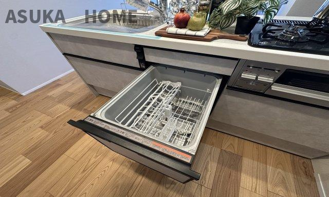 家事の時短にも役立つ食器洗浄乾燥機を標準装備♪
