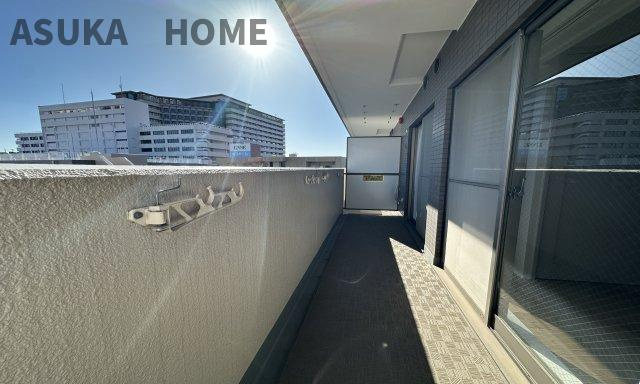 広々とした南面のバルコニーは洗濯物が良く乾きそうです！