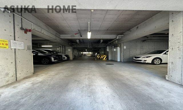 駐車場の空き状況については、その都度、確認いたしますのでお気軽にお聞きください。