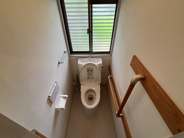 1Fトイレです。10年前にリフォームしています。