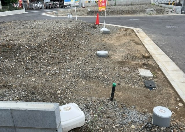 家を建てる前提で土地を探している場合、地盤の丈夫さは譲れない条件の一つです。地盤が脆弱だと追加工事が必要となります。また、過去に地盤沈下や液状化現象を起こした土地は、できるだけ避けた方がいいでしょう。