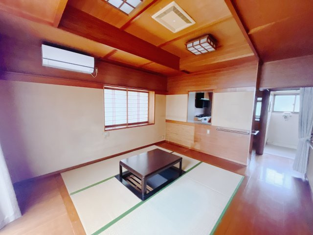 これから長く住むお家のリビングには毎日気持ちのいい日差しが差し込みます。ポカポカ日向ぼっこをしながらお昼寝をするのもいいですね♪明るいリビングに気分も晴れやかに♪