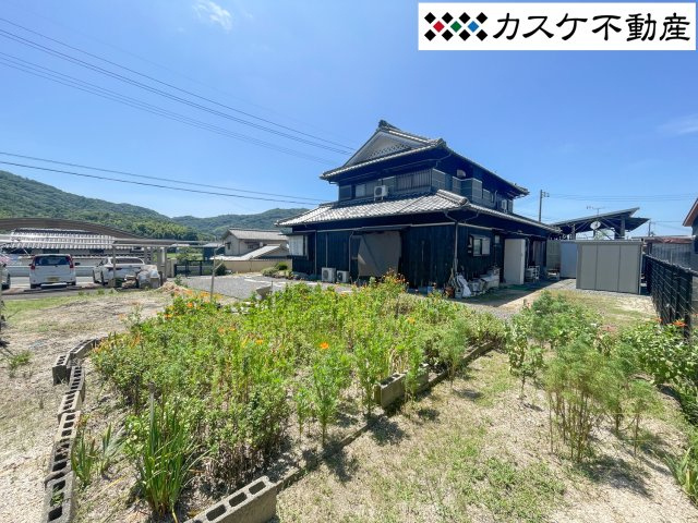 日当たりの良い家庭菜園スペース。駐車場にすることも可能です。