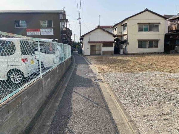 【片野五丁目（2期）の前面道路含む現地写真】