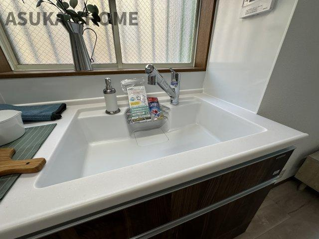 浄水器カートリッジ付の水栓です。水道塩素もなく野菜を洗えるので栄養素も損なう心配もありません。