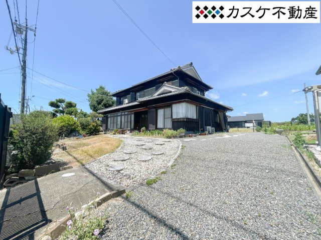 日当たりのよい広縁からお庭を眺められます。
