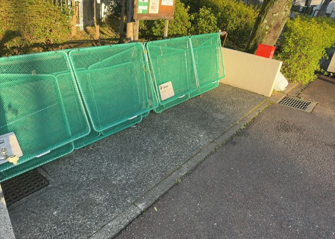 共有部分は、住民なら誰もが使える設備のこと。例えば駐車場やエレベーター、インターネット設備、セキュリティ設備などがあります。他にも、マンションの廊下・外部階段やエントランス・ゴミ置き場などがあります。