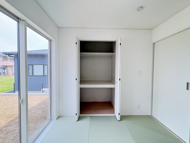 リビングに隣接した和室は、お子さまのお昼寝スペースや来客時にも重宝します。